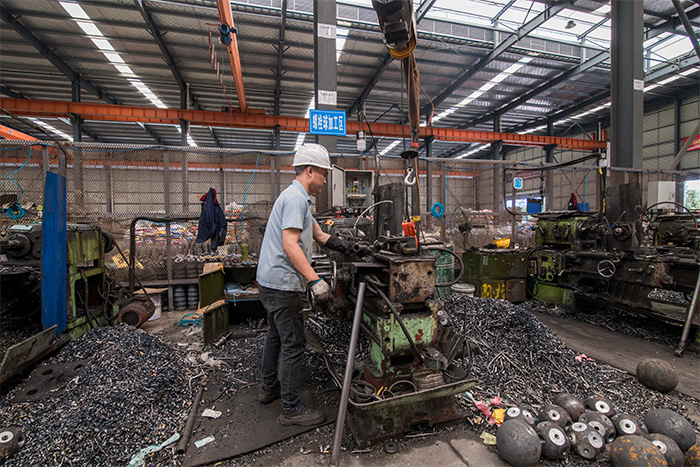 朝阳网架配件-螺栓球加工车间